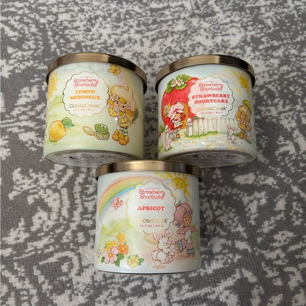 Collectible “Strawberry Shortcake” Scented Candle Set